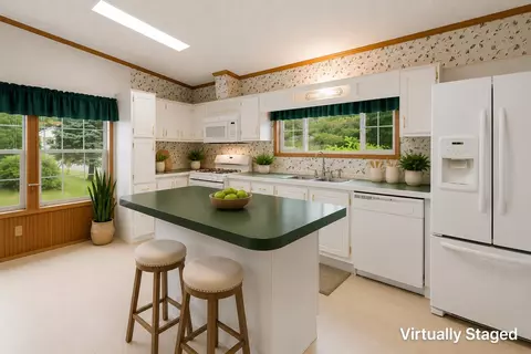 611 Meadowbend Rd, Williston, VT 05495 photo 2