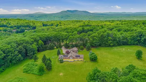 1130 Bible Hill Rd, Francestown, NH 03043