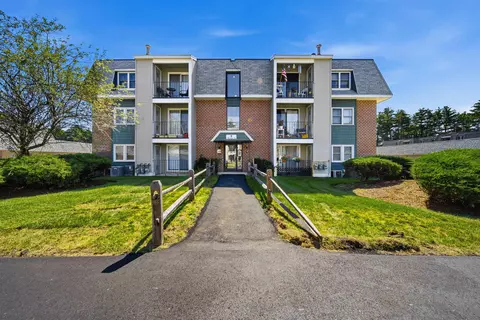 3 Roedean Dr #104, Nashua, NH 03063