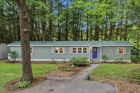 64 Evergreen Ln, Hopkinton, NH 03229
