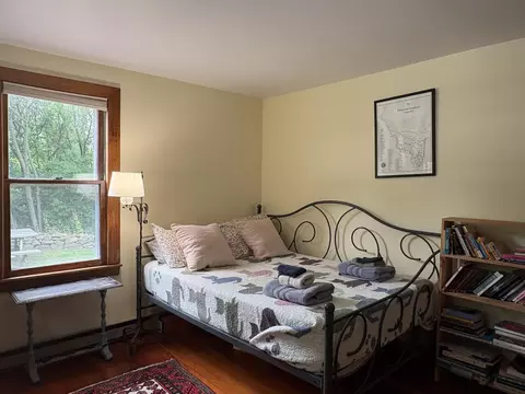 Bedroom - 164 W Shore Rd, Grand Isle, VT 05458 photo 5 of 7