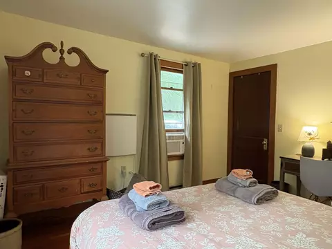 Bedroom - 164 W Shore Rd, Grand Isle, VT 05458 photo 3 of 7