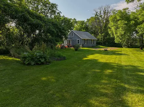 Exterior - 164 W Shore Rd, Grand Isle, VT 05458 photo 5 of 7