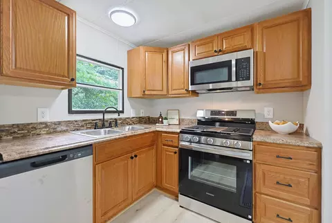 4 Matthew Rd, Hooksett, NH 03106 photo 4