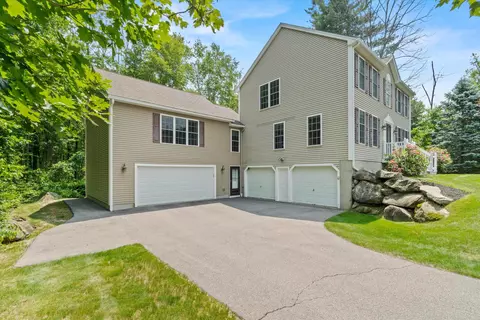 Exterior - 55 Autumn Run, Hooksett, NH 03106 photo 10 of 11