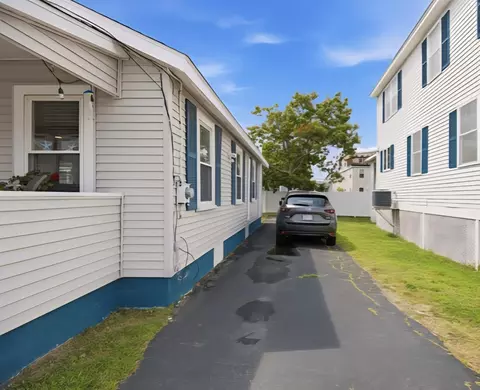 Exterior - 51 Highland Ave, Hampton, NH 03842 photo 2 of 8