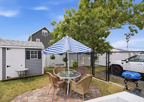 Exterior - 51 Highland Ave, Hampton, NH 03842 photo 7 of 8