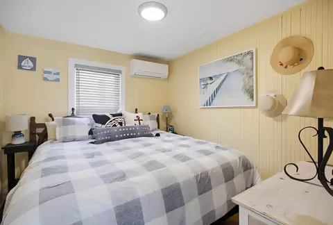 Bedroom - 51 Highland Ave, Hampton, NH 03842 photo 1 of 1