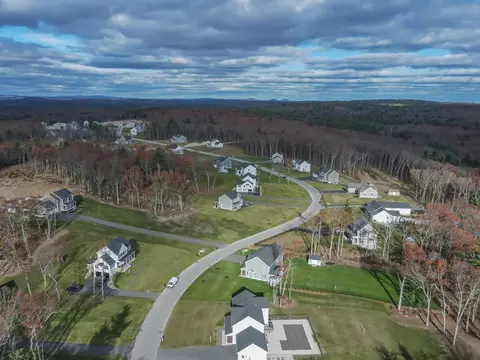 51 Daniel Rd, Derry, NH 03038 photo 2