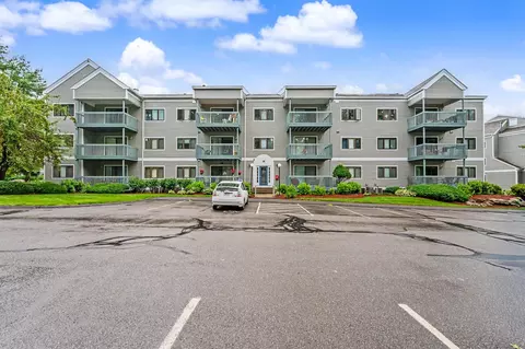 16 Ledgewood Hills Dr #308, Nashua, NH 03062