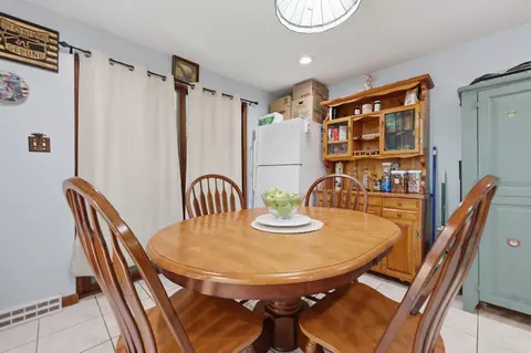 Dining - 10 Evergreen Dr, Hampstead, NH 03841 photo 3 of 3