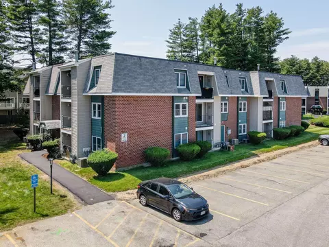 2 Roedean Dr #306, Nashua, NH 03063