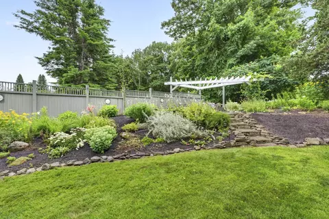 Exterior - 9 Powder Mill Rd, Exeter, NH 03833 photo 6 of 8