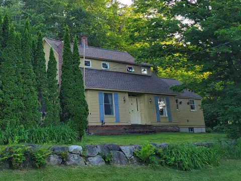 52 Chase St, Sunapee, NH 03782