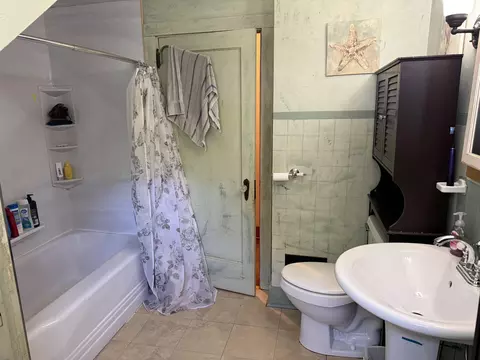 Bath - 185 Wall St, Springfield, VT 05156 photo 4 of 4