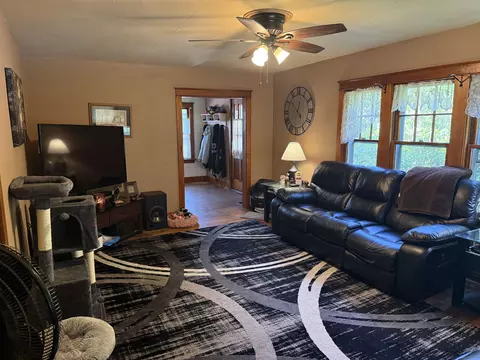 Living - 185 Wall St, Springfield, VT 05156 photo 2 of 3