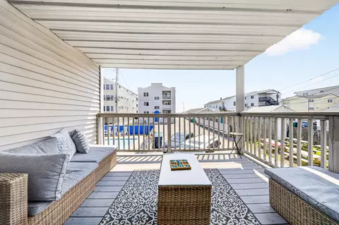 Exterior - 421 Ocean Blvd #4S, Hampton, NH 03842 photo 1 of 4