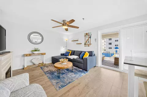 Living - 421 Ocean Blvd #4S, Hampton, NH 03842 photo 6 of 7