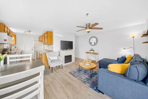 Living - 421 Ocean Blvd #4S, Hampton, NH 03842 photo 1 of 7
