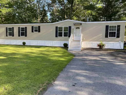 36 Norman Rd, Seabrook, NH 03874
