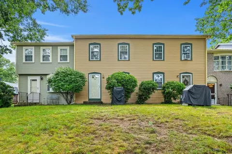 124 Cannongate Iii Rd, Nashua, NH 03063