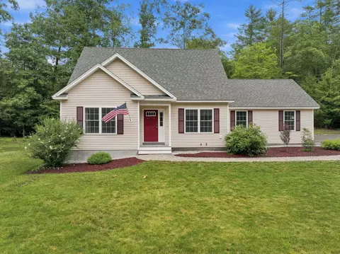 82 Pine Meadows Cir, Bennington, NH 03442