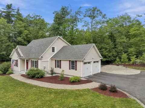 82 Pine Meadows Cir, Bennington, NH 03442