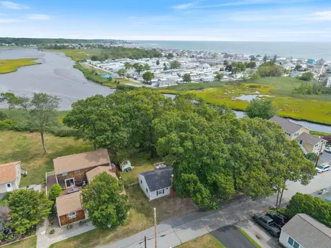 View/Area - 24 Walnut Ave, Hampton, NH 03842 photo 4 of 13