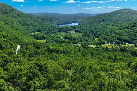 2-76 Falcon Ridge Rd, Plymouth, VT 05056