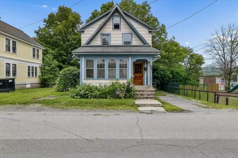 37 Laurel St, Newport, NH 03773