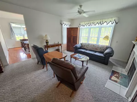 Living - 80 Casey Ln, Williston, VT 05495 photo 2 of 7