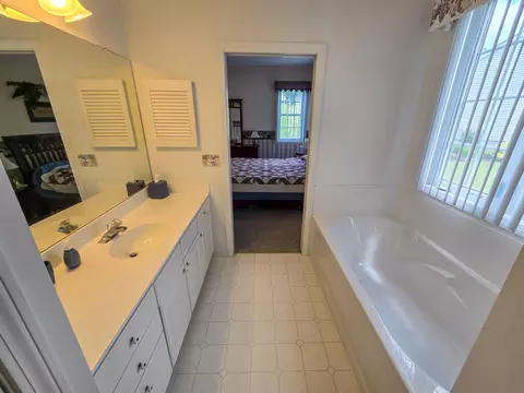 Bath - 80 Casey Ln, Williston, VT 05495 photo 1 of 2
