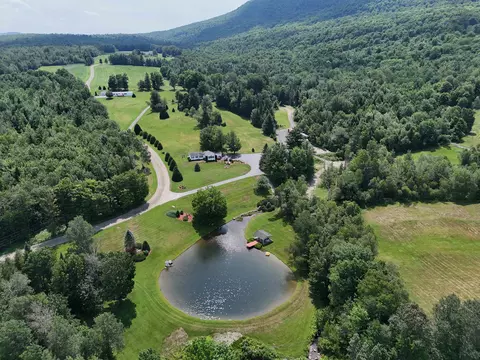 186 Alexander Ln, Irasburg, VT 05845