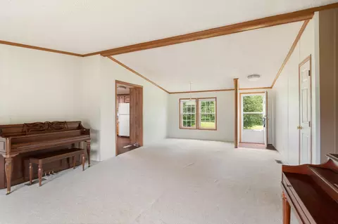 Living - 425 Mountain View Rd, Williston, VT 05495 photo 5 of 10