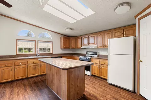 Kitchen - 425 Mountain View Rd, Williston, VT 05495 photo 1 of 5