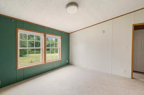 Bedroom - 425 Mountain View Rd, Williston, VT 05495 photo 5 of 8