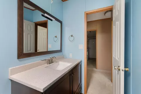 Bath - 425 Mountain View Rd, Williston, VT 05495 photo 5 of 5