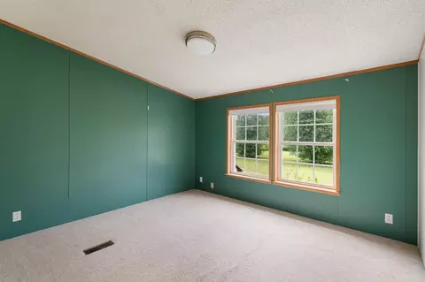 Bedroom - 425 Mountain View Rd, Williston, VT 05495 photo 6 of 8