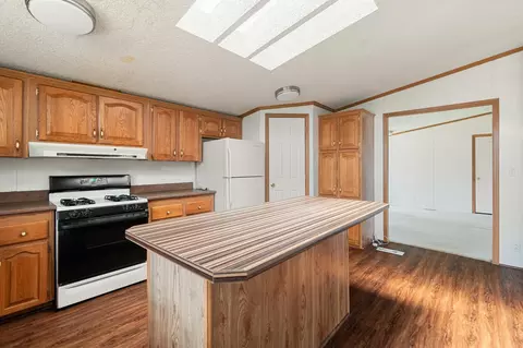 Kitchen - 425 Mountain View Rd, Williston, VT 05495 photo 5 of 5