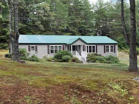 905 River Rd, Bridgewater, NH 03264