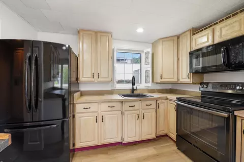 Kitchen - 39 Devens St, Berlin, NH 03570 photo 2 of 5