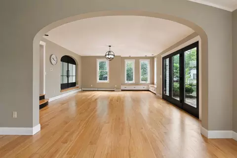 Living - 170 Lyman Dr, Williston, VT 05495 photo 6 of 9