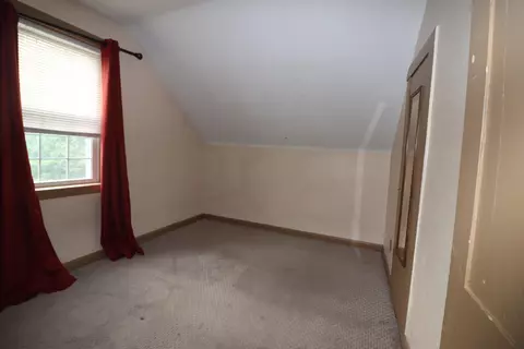 Bedroom - 95-97 Lancaster Rd, Gorham, NH 03581 photo 5 of 10