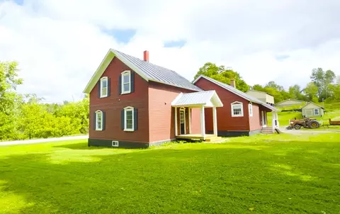 140 Jay Rd, Richford, VT 05476