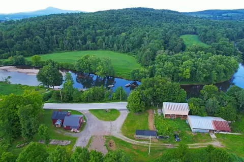 140 Jay Rd, Richford, VT 05476