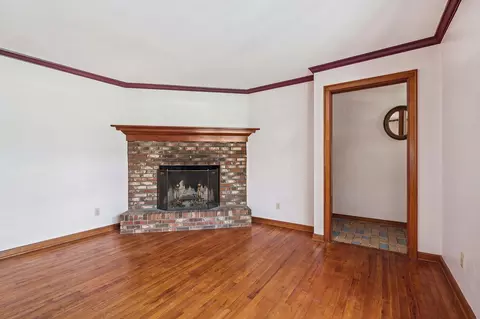 Living - 72 Ledge Dr, Plainfield, NH 03781 photo 4 of 6