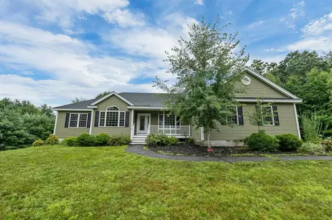 10 Zoe Ln, Newton, NH 03858