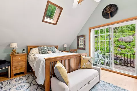 Bedroom - 125 Cunningham Pond Rd, Warner, NH 03278 photo 2 of 5
