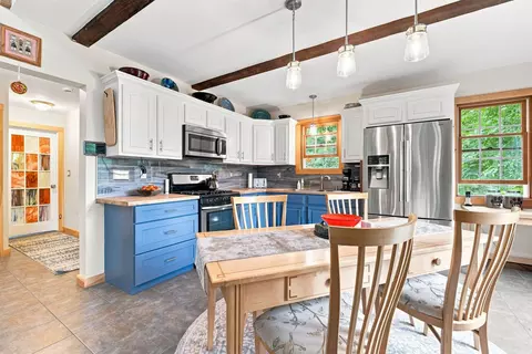 Kitchen - 125 Cunningham Pond Rd, Warner, NH 03278 photo 2 of 3
