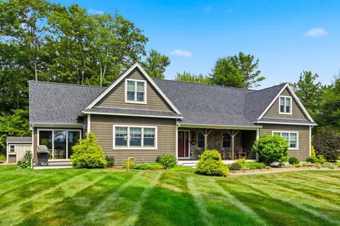 294 Paradise Dr, Moultonborough, NH 03254